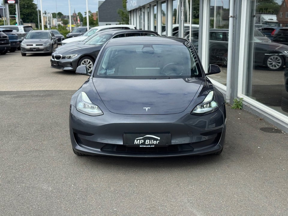 Tesla Model 3 Standard Range+ RWD 4d