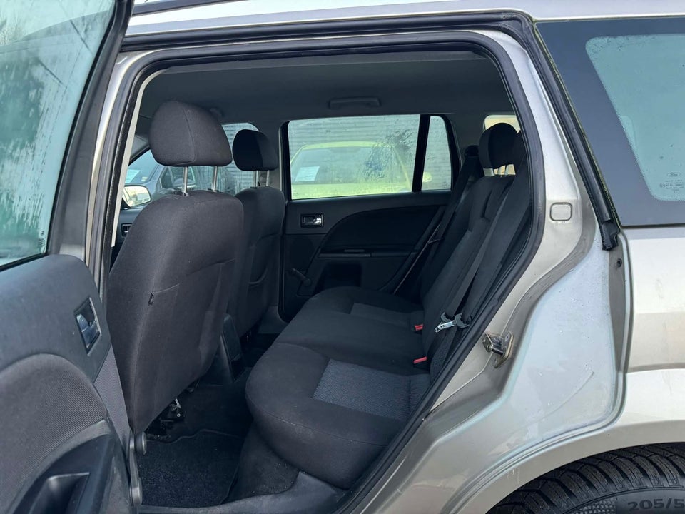 Ford Mondeo 1,8 110 Ambiente stc. 5d