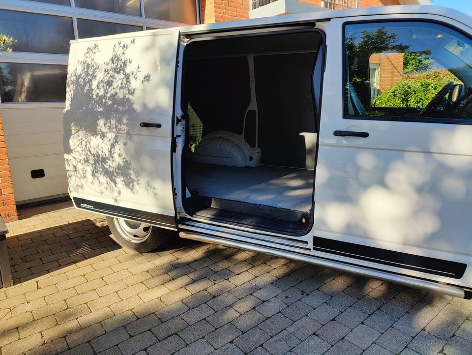 VW Transporter 2,0 TDi 140 Kassevogn DSG kort