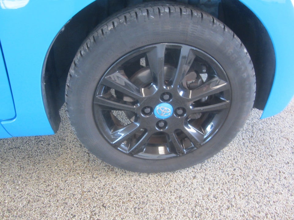 Toyota Aygo 1,0 VVT-i x-wave 5d