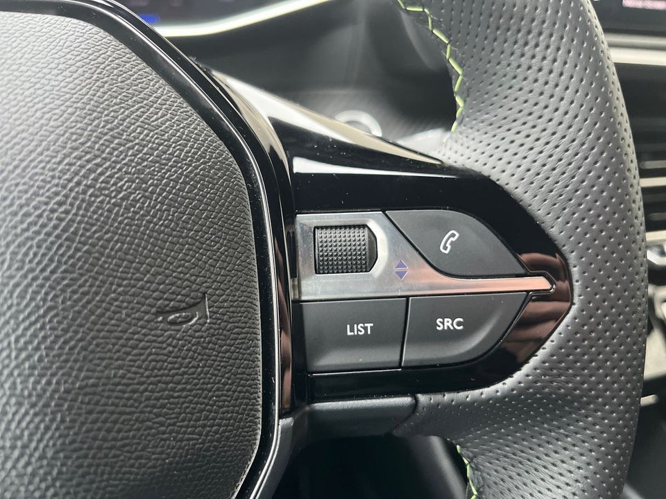 Peugeot e-208 54 GT 5d