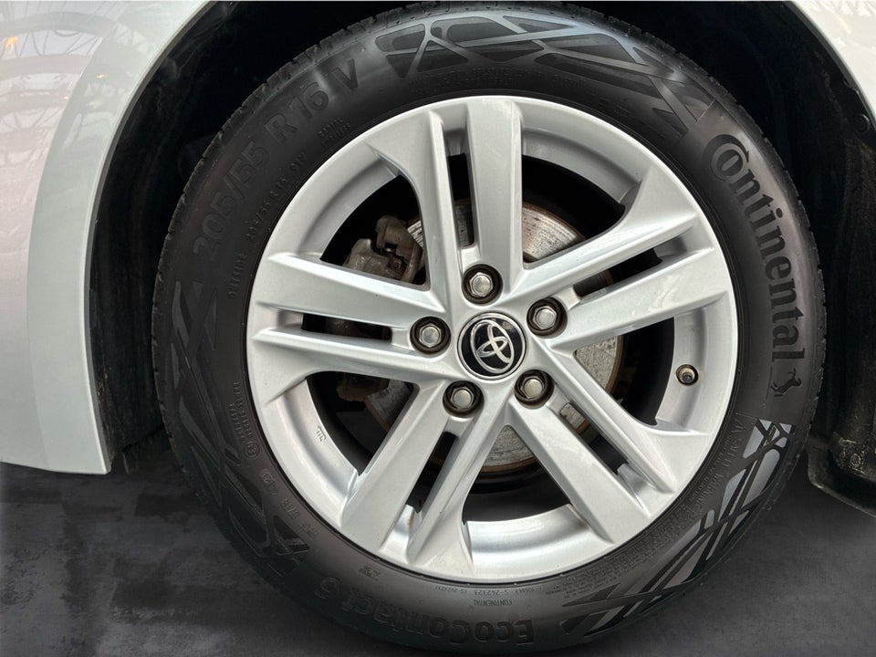 Toyota Corolla 1,8 Hybrid Essential Comfort Touring Sports MDS 5d