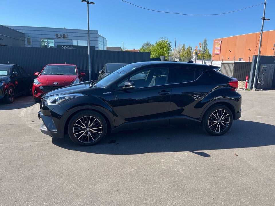 Toyota C-HR 1,8 Hybrid Selected CVT 5d