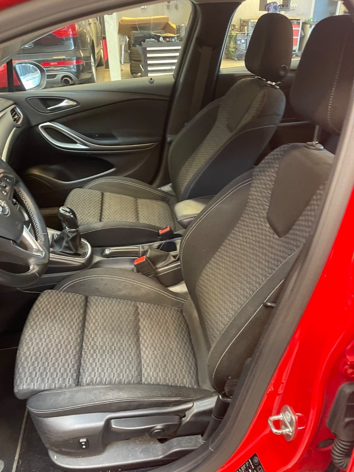Opel Astra 1,0 T 105 Enjoy 5d