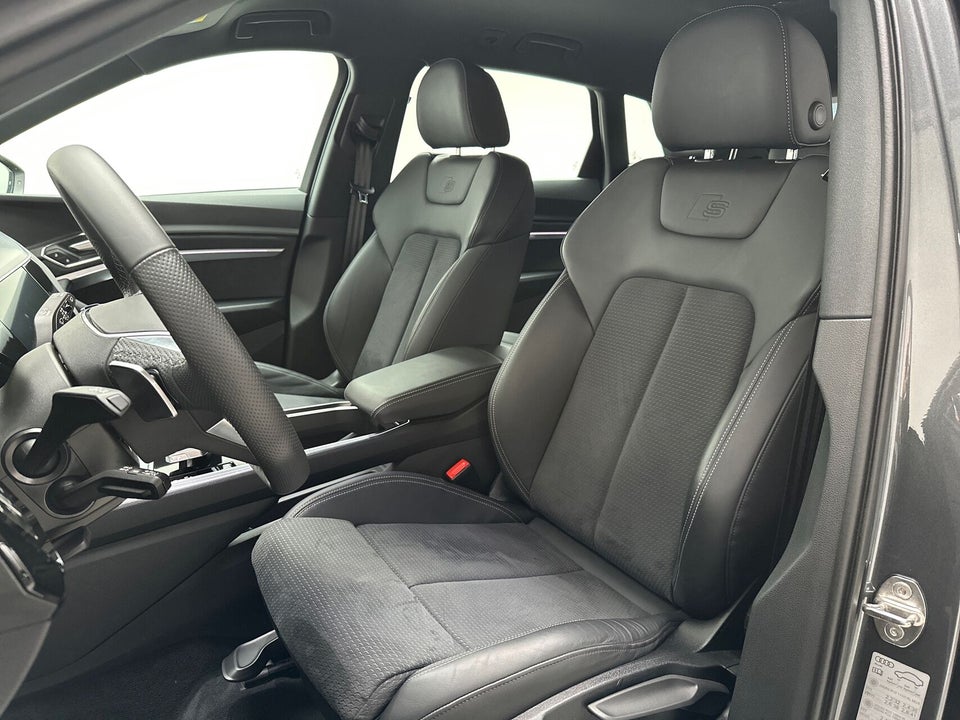 Audi Q8 e-tron 55 S-line quattro 5d