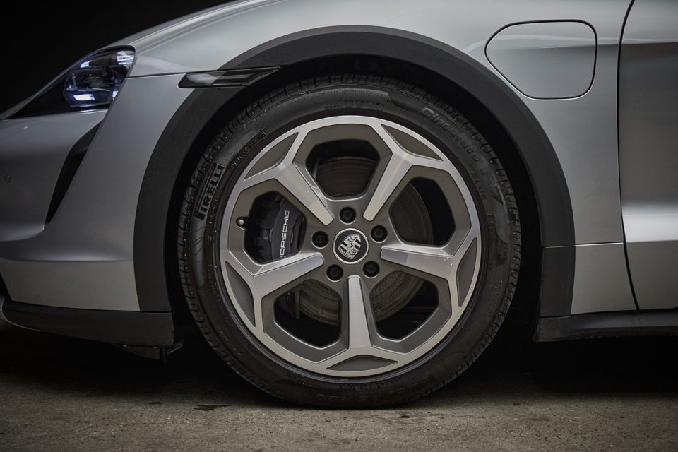 Porsche Taycan 4 Performance+ Cross Turismo 5d