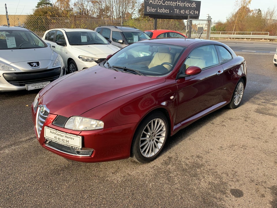 Alfa Romeo GT 2,0 JTS Lusso 3d