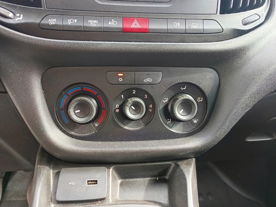 Fiat Doblò Cargo 1,4 T-Jet 120 Professional+ L2 4d