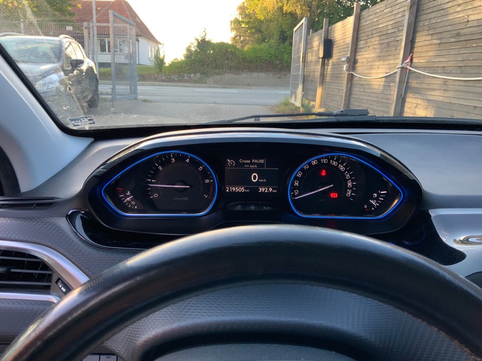 Peugeot 2008 1,2 VTi 82 Allure 5d