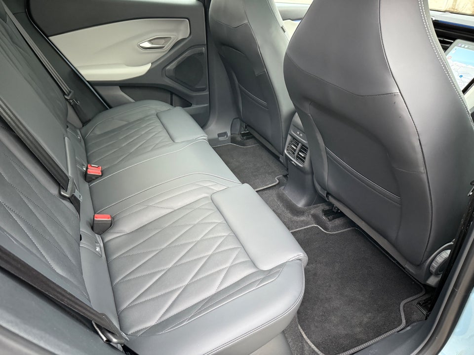 Ford Explorer 82 Premium Extended Range 5d