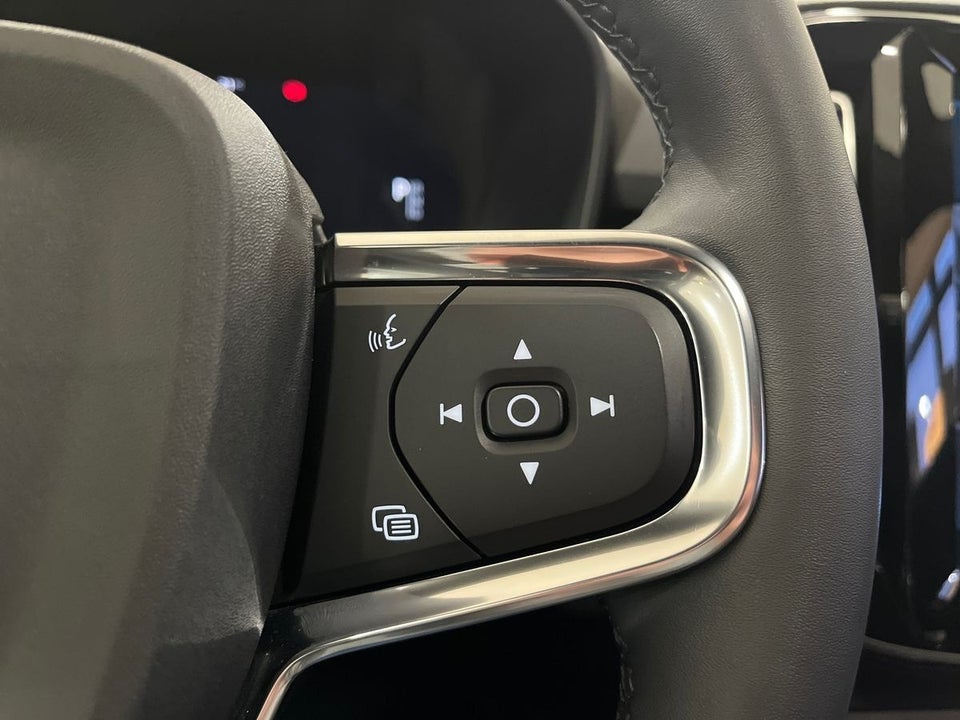 Volvo XC40 P6 ReCharge Core 5d