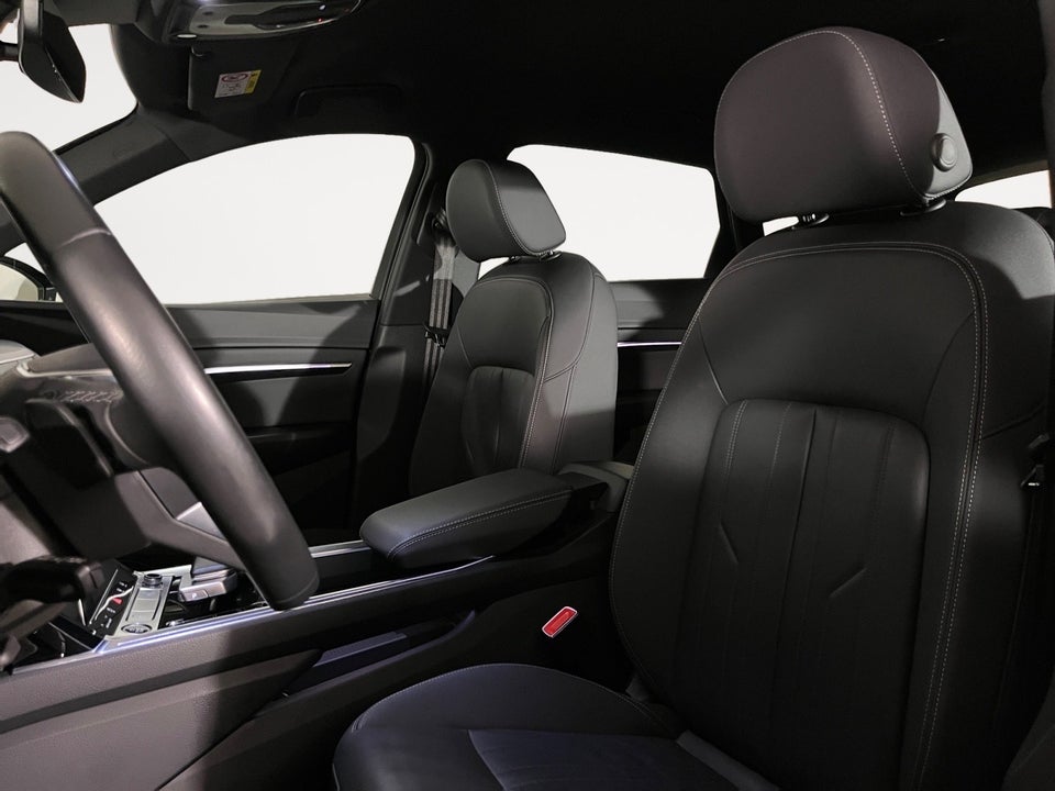Audi Q8 e-tron 55 Advanced quattro 5d