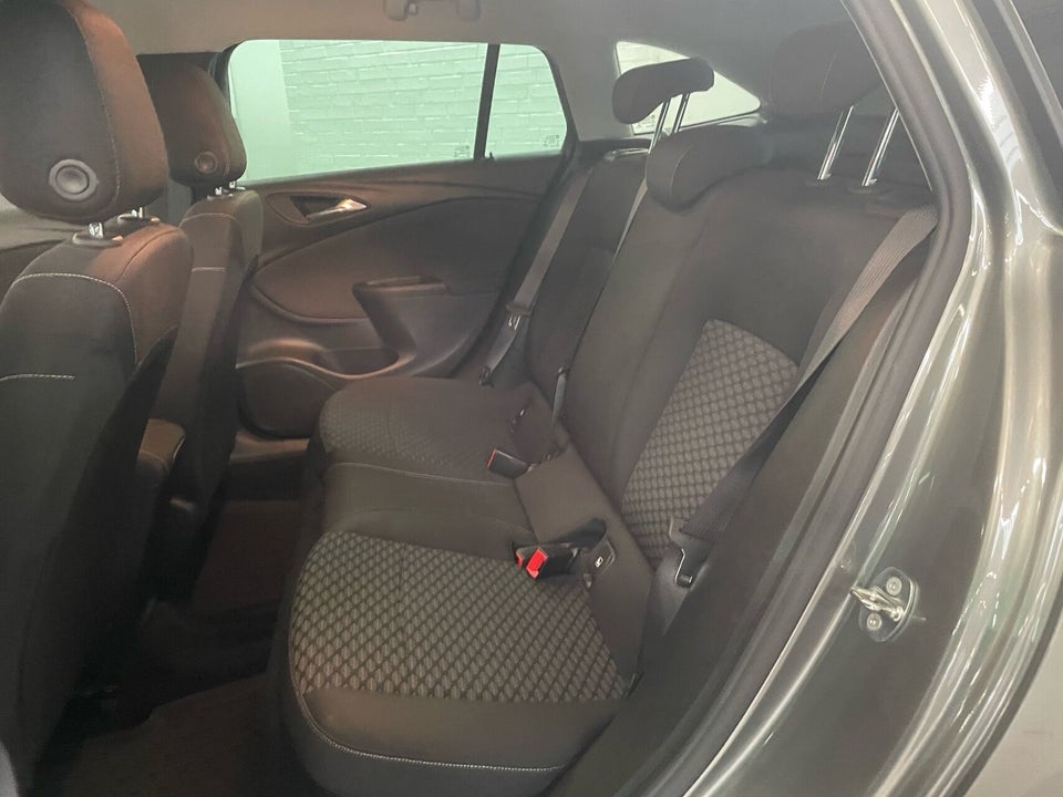 Opel Astra 1,6 CDTi 110 Enjoy Sports Tourer 5d