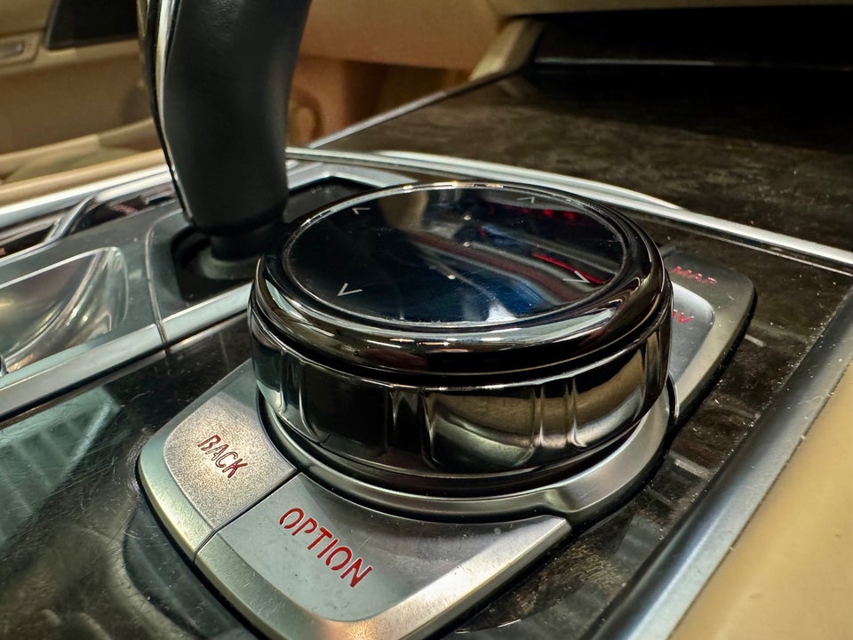 BMW 750i 4,4 xDrive aut. 4d