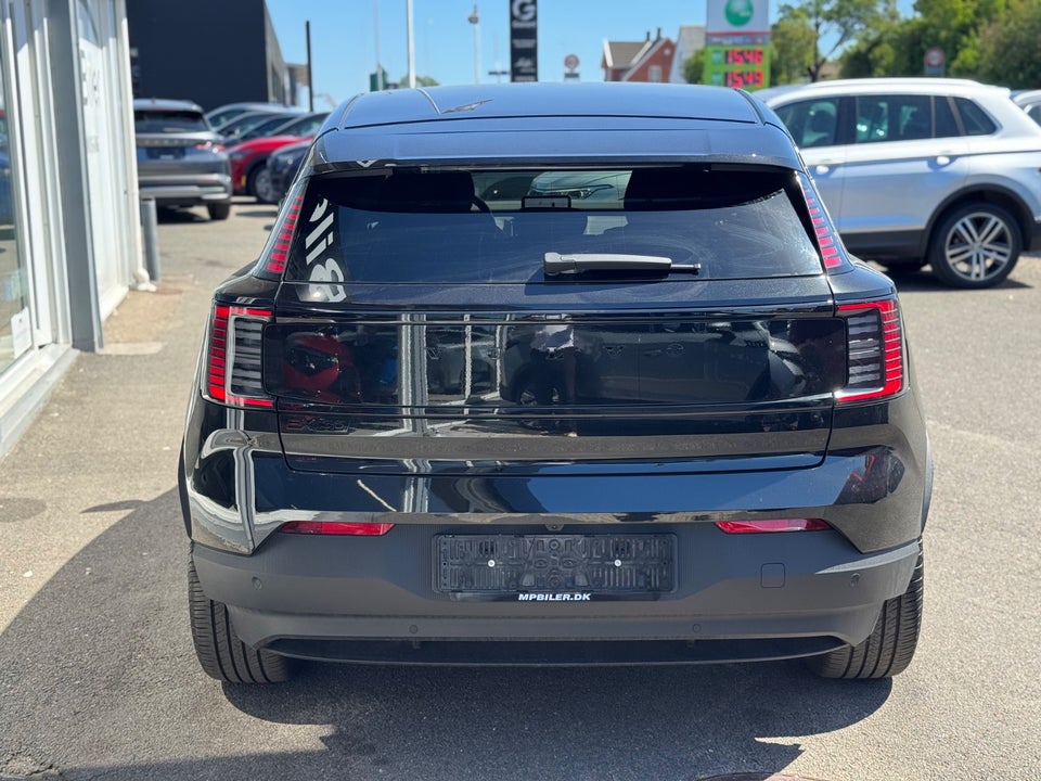 Volvo EX30 Extended Range Black Edition 5d