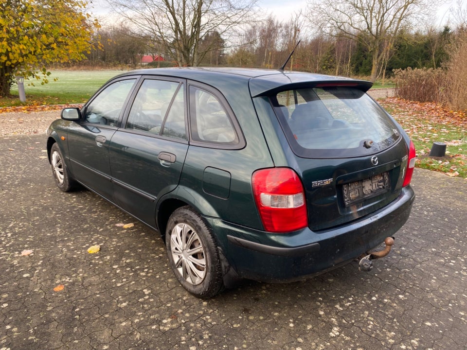 Mazda 323 1,3 LX 4d