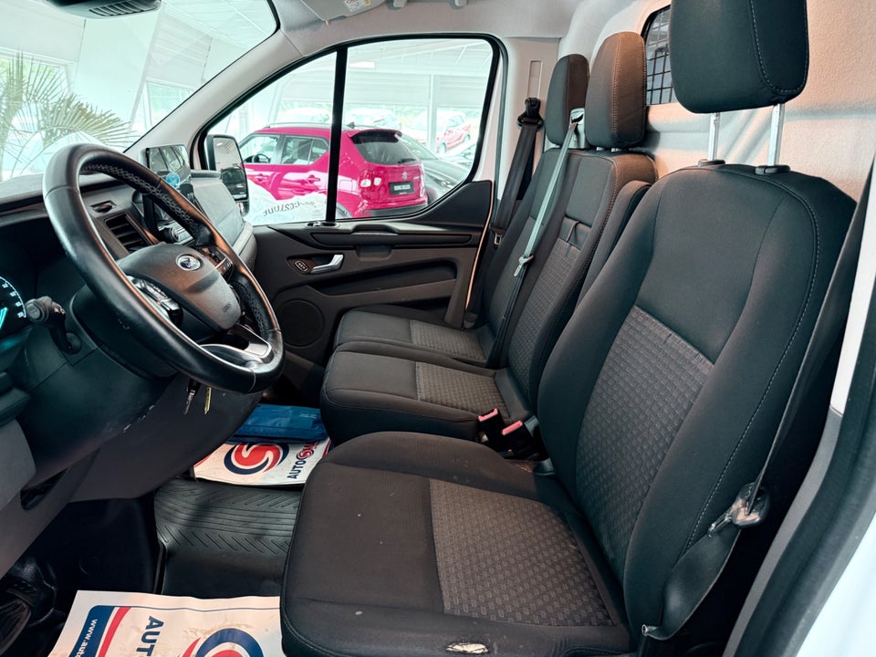 Ford Transit Custom 300 L1 2,0 TDCi 130 Active aut.