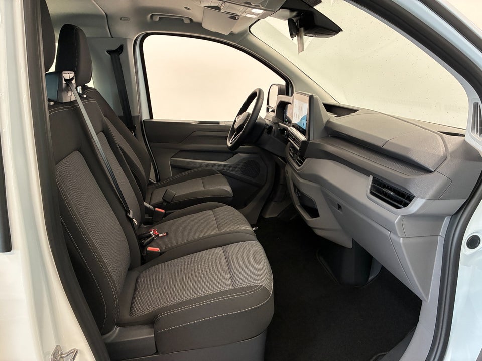 VW e-Caravelle 64 Basis SWB