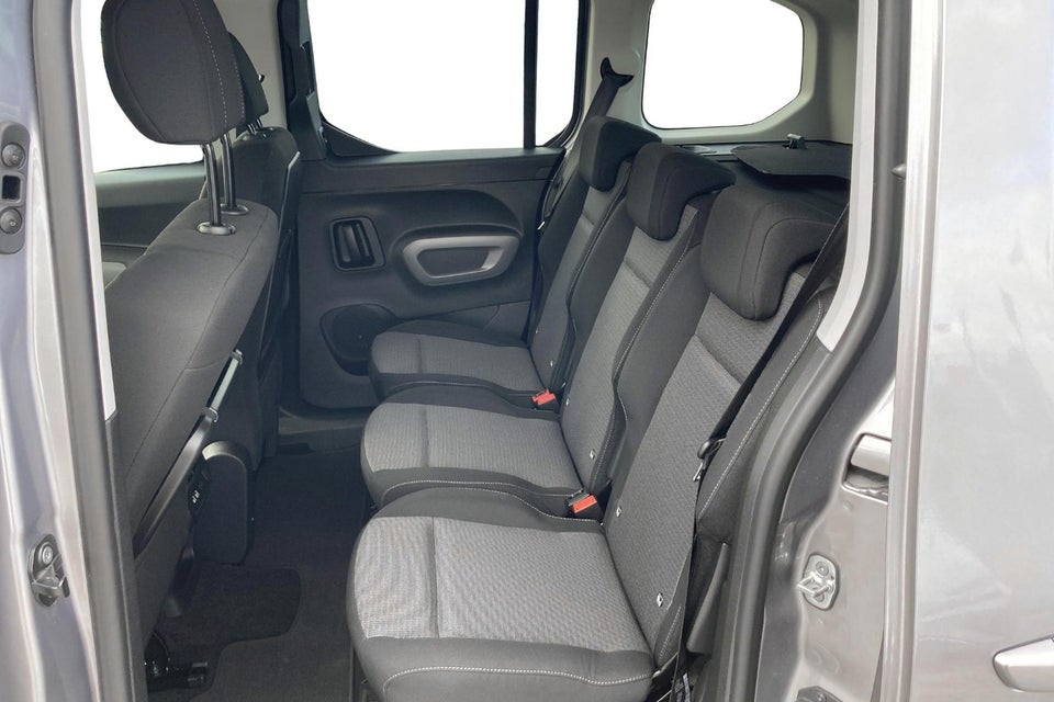 Toyota ProAce City Verso 50 Medium Family 5d