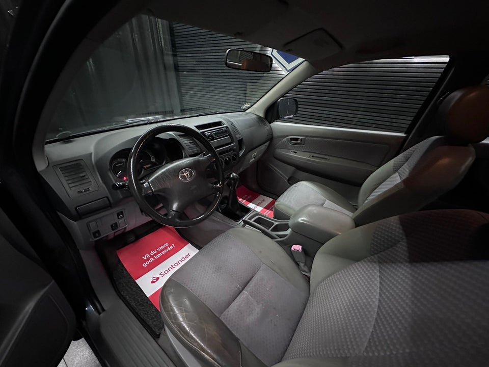 Toyota HiLux 2,5 D-4D 120 Ex.Kab 2d