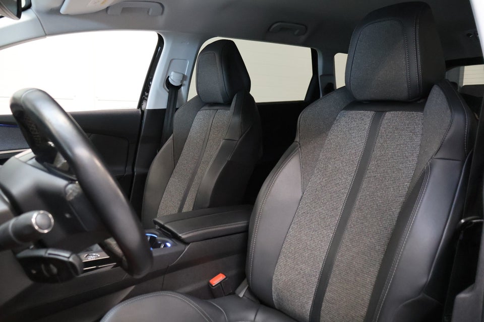 Peugeot 5008 1,5 BlueHDi 130 Allure 7prs 5d