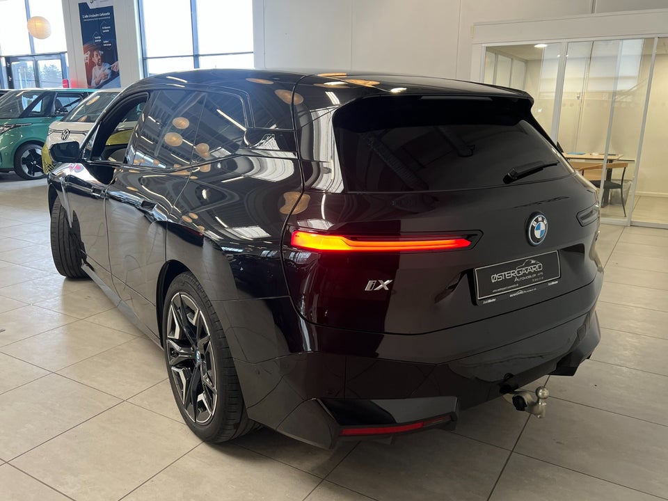 BMW iX xDrive40 Fully Charged 5d