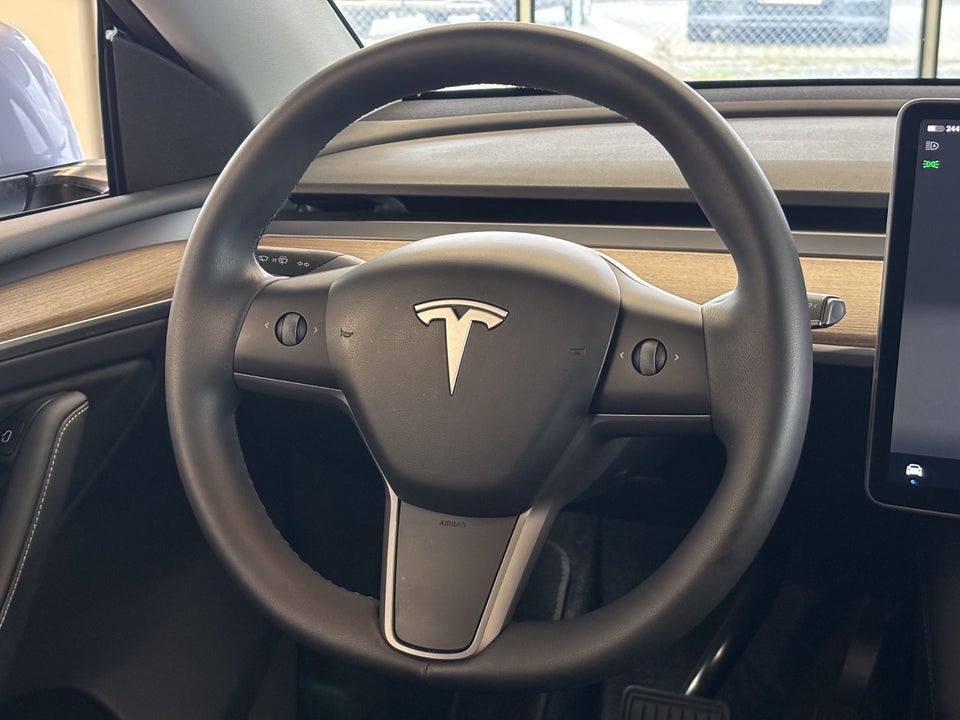 Tesla Model Y Long Range AWD 5d