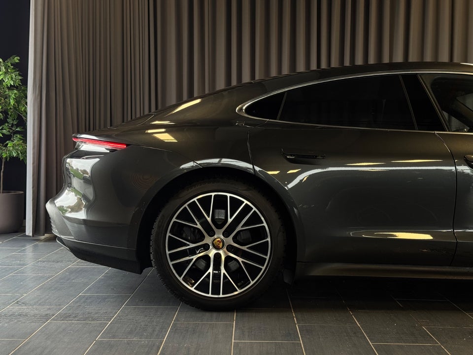 Porsche Taycan Performance+ 4d