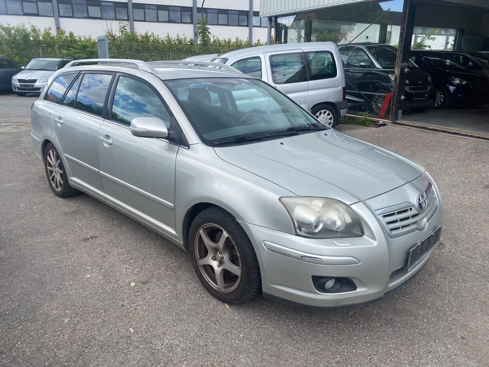 Toyota Avensis 2,0 Sol stc. 5d