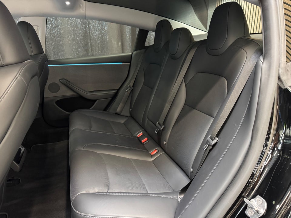 Tesla Model 3 Long Range RWD 4d