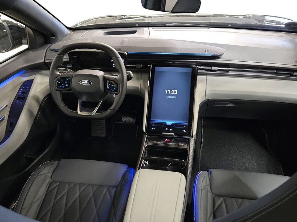 Ford Explorer 82 Premium Extended Range Van 5d