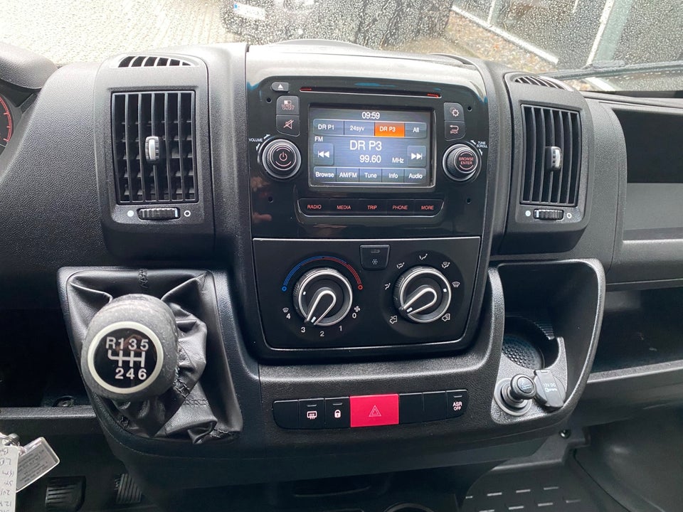 Peugeot Boxer 333 2,0 BlueHDi 130 L2H2