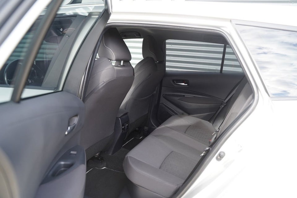 Toyota Corolla 1,8 Hybrid Premium Smart Design MDS 5d