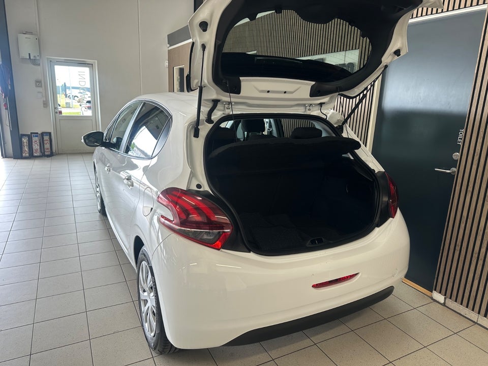 Peugeot 208 1,2 VTi 82 Active 5d