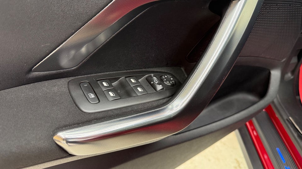 Peugeot 2008 1,2 PureTech 110 Allure Sky 5d