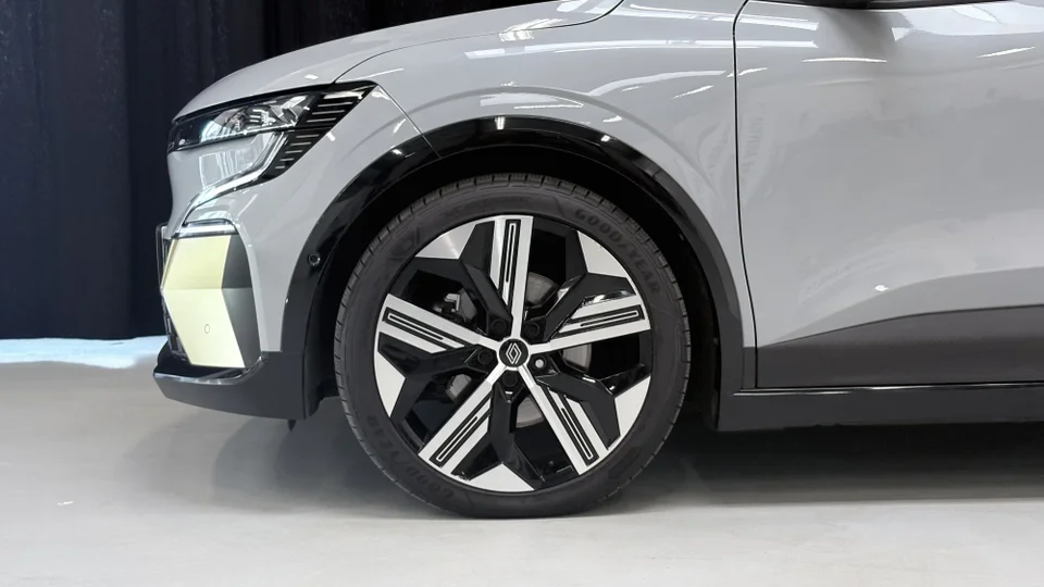 Renault Megane E-Tech 60 Iconic 5d