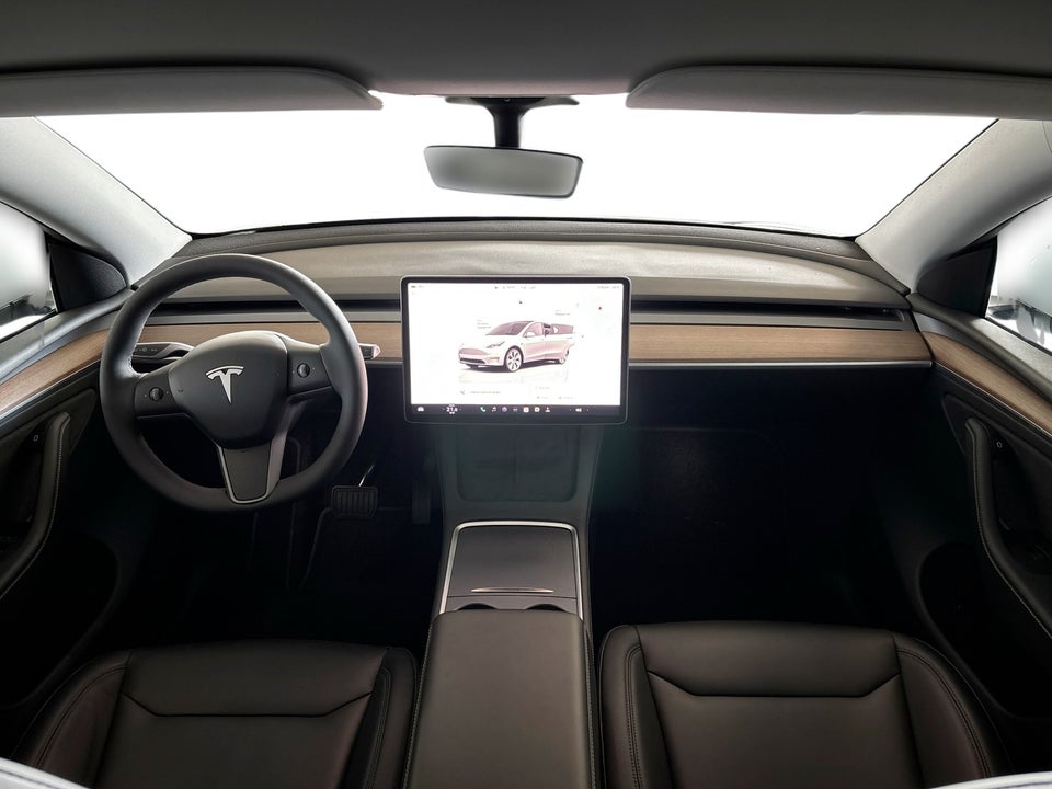 Tesla Model Y Long Range AWD 5d