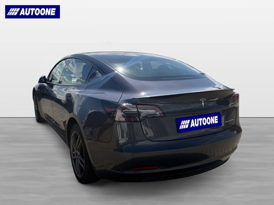 Tesla Model 3 Long Range AWD 4d
