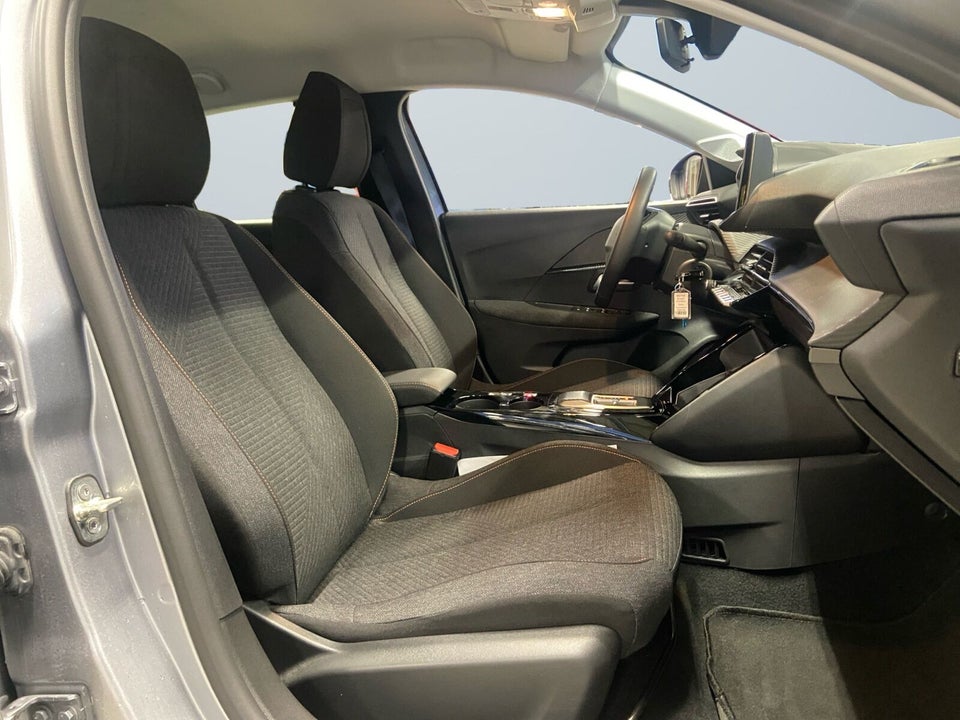 Peugeot e-208 50 Style 5d