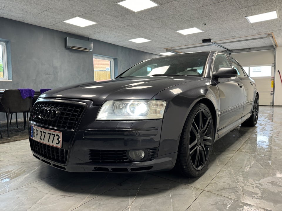 Audi A8 4,2 quattro Tiptr. lang 4d