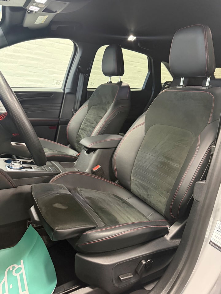 Ford Kuga 2,5 PHEV Graphite Tech CVT 5d