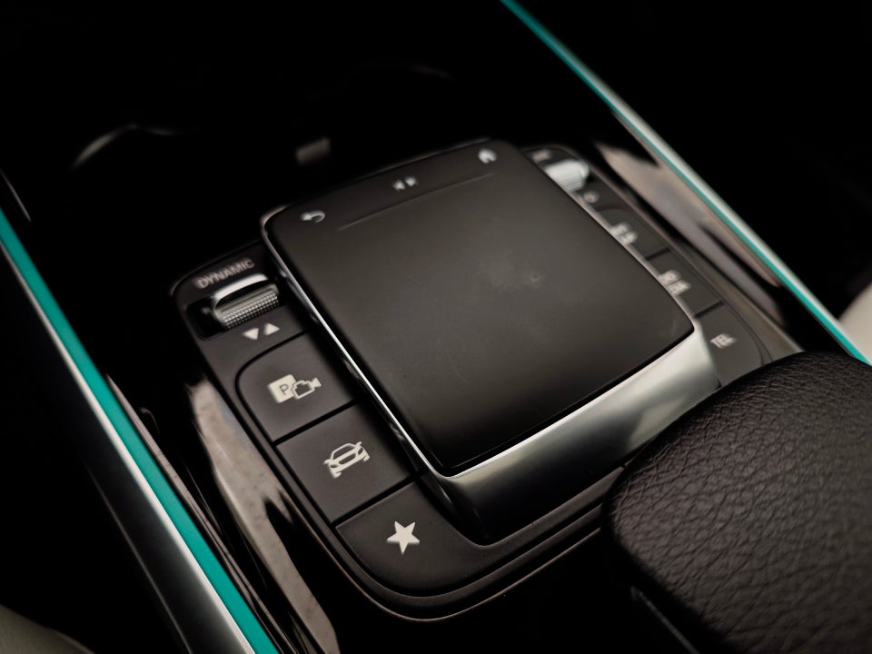 Mercedes EQB300 AMG Line 4Matic 5d