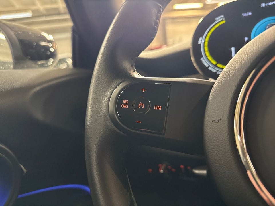 MINI Cooper SE Essential 3d