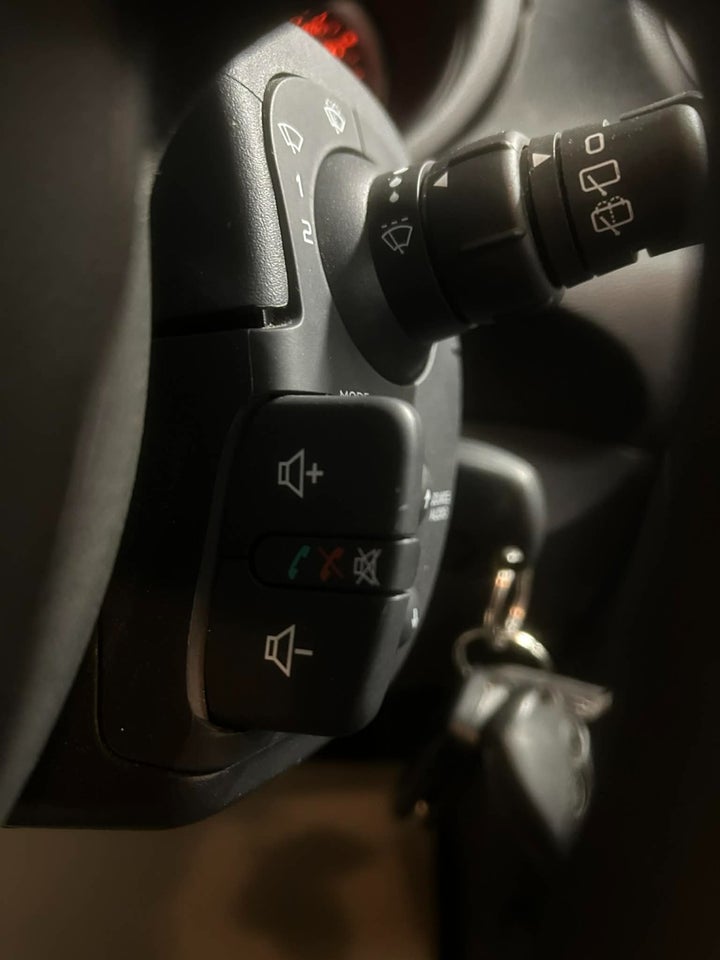 Renault Clio III 1,2 16V Expression 5d