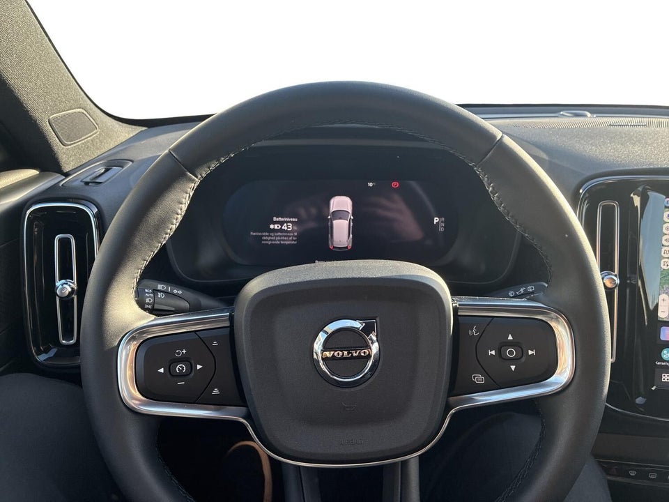 Volvo EX40 Extended Range Plus 5d