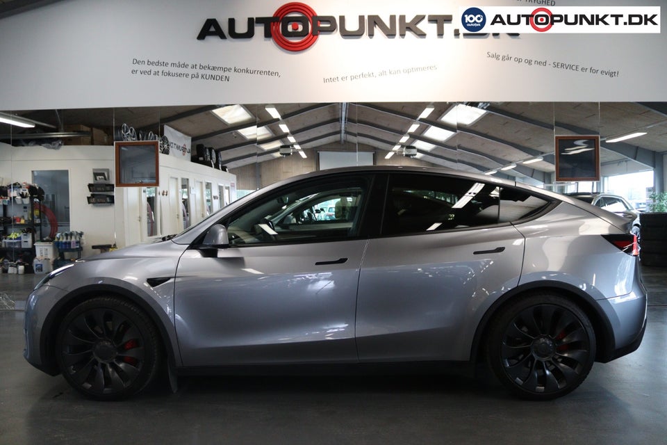 Tesla Model Y Performance AWD 5d
