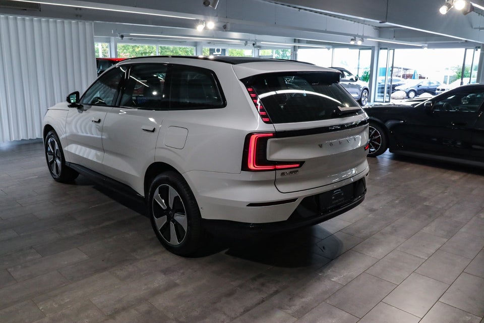 Volvo EX90 Plus 7prs 5d