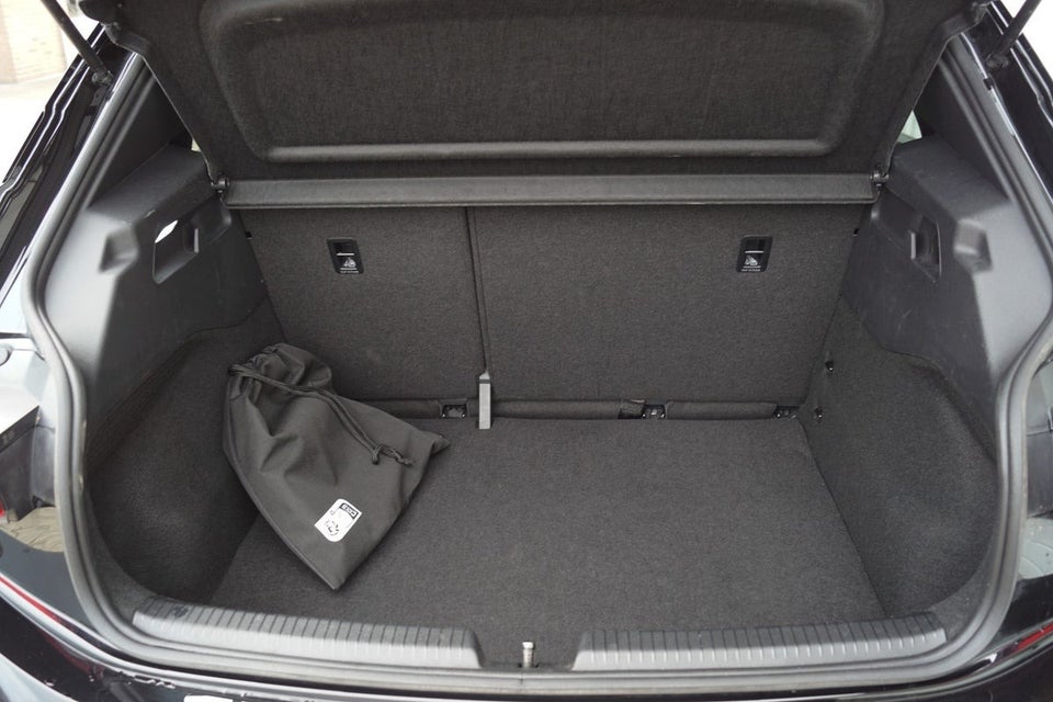 Cupra Born 59 e-Boost 5d