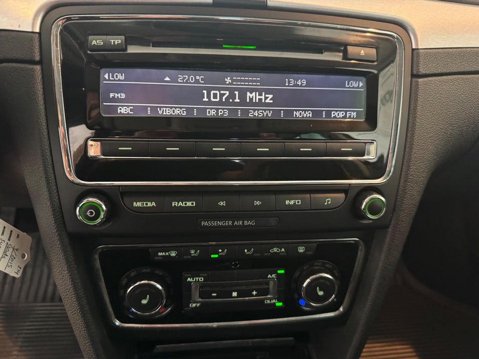 Skoda Superb 2,0 TDi 140 Elegance Combi 5d