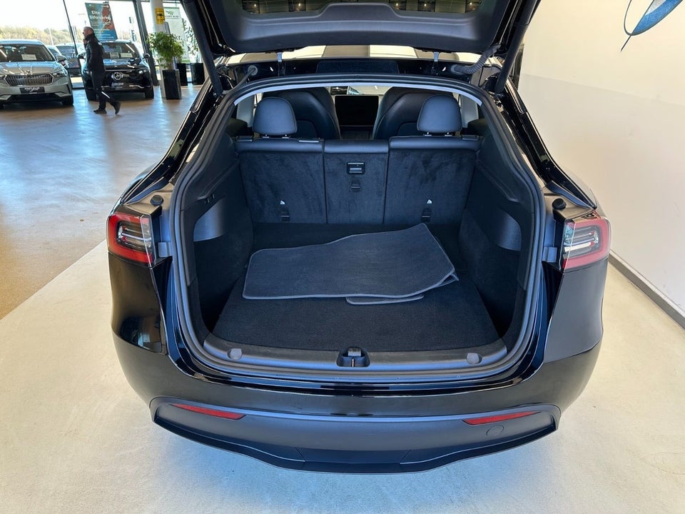 Tesla Model Y RWD 5d